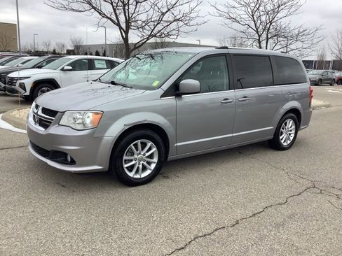 Used 2018 Dodge Grand Caravan SXT FWD image 1