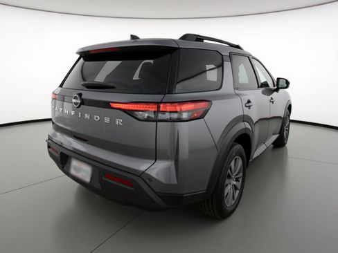 Used 2025 Nissan Pathfinder SV FWD image 9