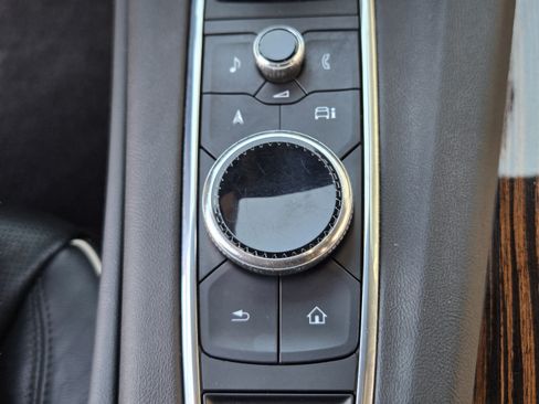 Used 2023 Cadillac Escalade ESV Premium Luxury AWD/4WD image 18