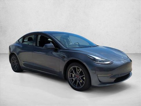 Used 2022 Tesla Model 3 Standard Range RWD image 3