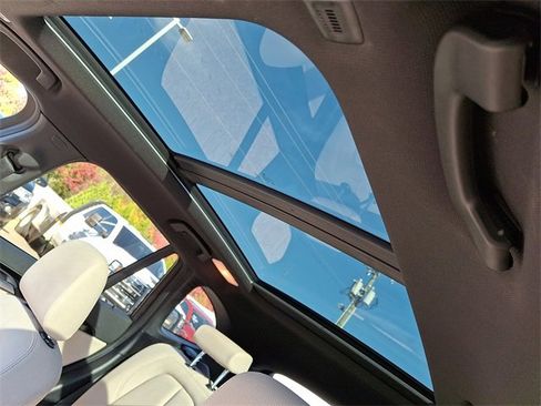 Used 2019 BMW X1 sDrive28i image 11