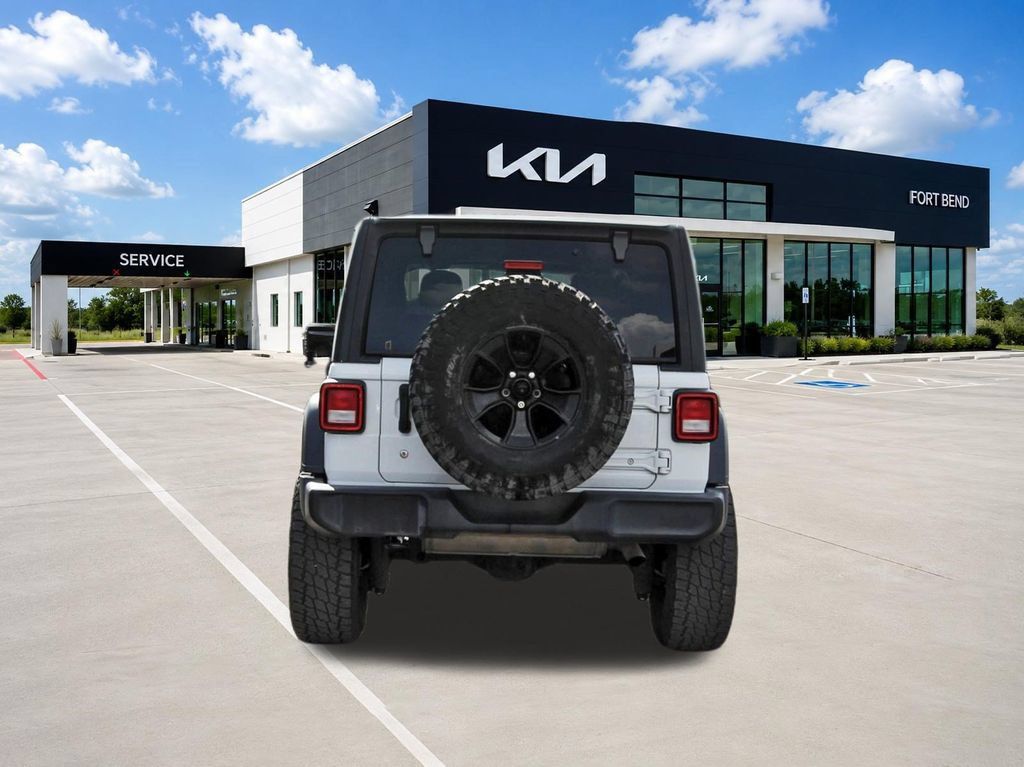 Used 2018 Jeep Wrangler Unlimited Sport AWD/4WD image 6