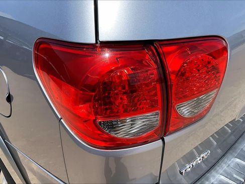 Used 2010 Toyota Sequoia Limited AWD/4WD image 26