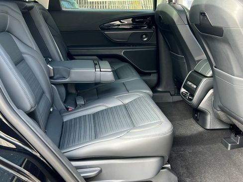 New 2026 Lincoln Nautilus Reserve w/ Jet Appearance Package image 11