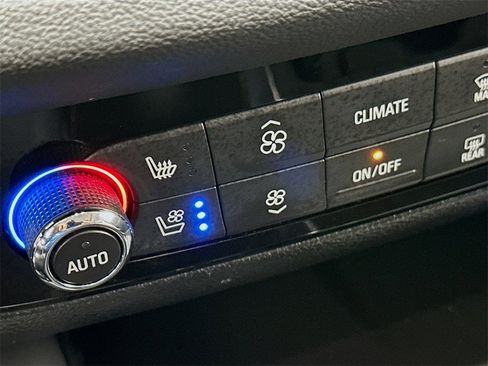 Used 2021 Buick Enclave Premium w/ Sun and Sites Package image 21