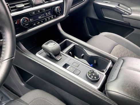 Used 2024 Nissan Pathfinder SV image 20