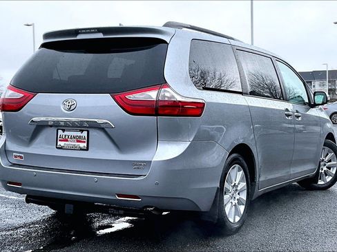 Used 2015 Toyota Sienna Limited Premium image 12