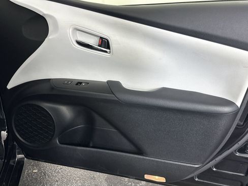 Used 2018 Toyota Prius Three image 34