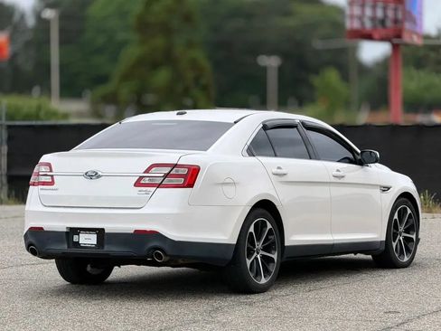 Used 2014 Ford Taurus SEL w/ Equipment Group 201A AWD/4WD image 9