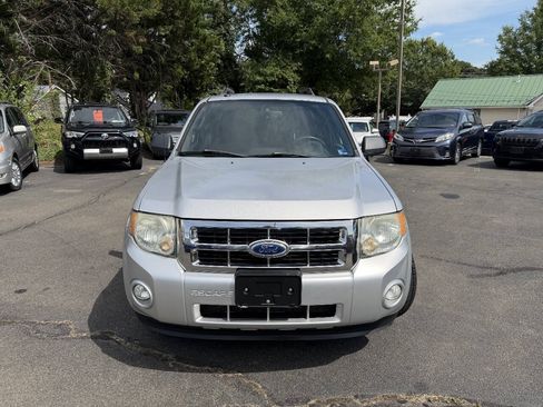 Used 2011 Ford Escape XLT AWD/4WD image 2