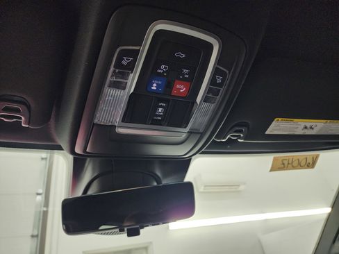 Used 2021 RAM 3500 Laramie image 11