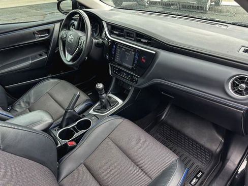 Used 2018 Toyota Corolla SE FWD image 23