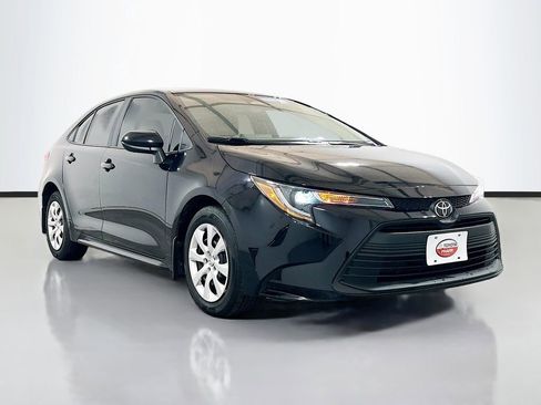 Used 2025 Toyota Corolla LE FWD image 3