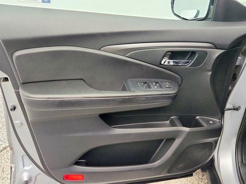 Used 2017 Honda Ridgeline RT image 10