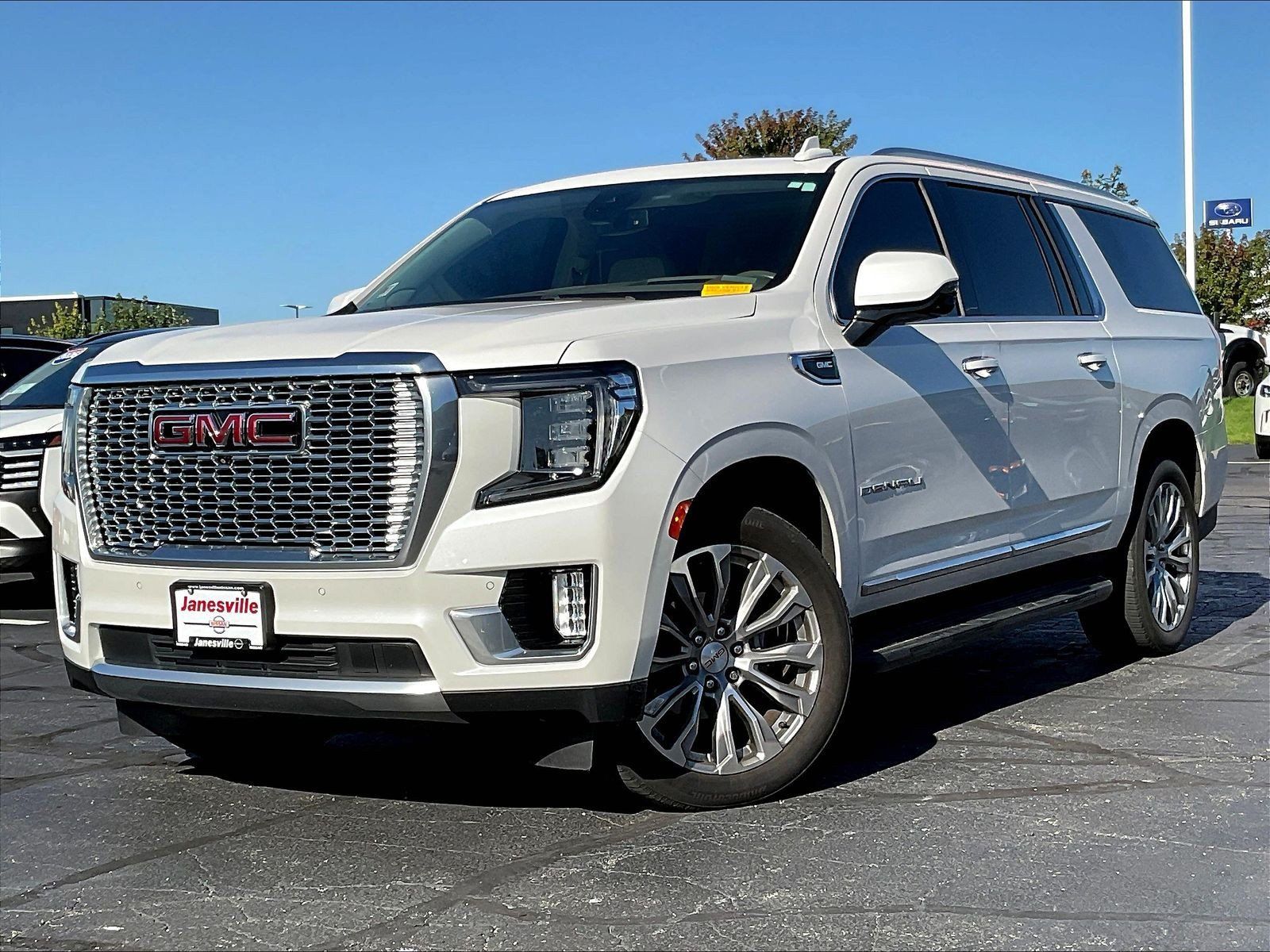 Used 2022 GMC Yukon XL Denali w/ Max Trailering Package AWD/4WD image 2