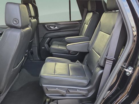 Used 2024 Chevrolet Tahoe LT w/ Luxury Package image 10