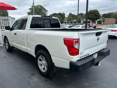Used 2019 Nissan Titan S image 5