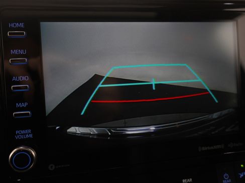 Used 2022 Toyota Highlander XLE image 29