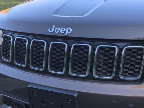 Used 2021 Jeep Grand Cherokee Limited AWD/4WD image 24