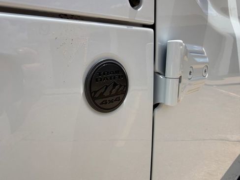 New 2026 Jeep Gladiator Sport AWD/4WD image 9