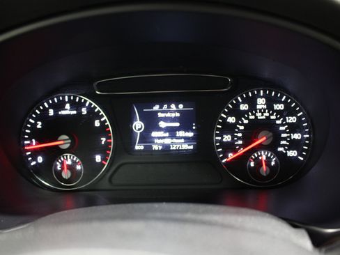 Used 2018 Kia Sorento FWD image 13