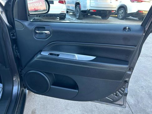 Used 2017 Jeep Compass High Altitude image 16