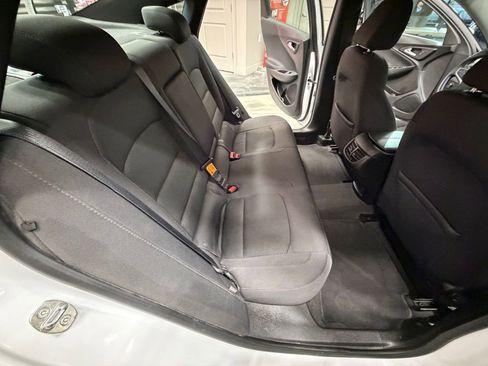 Used 2017 Chevrolet Malibu LT image 40