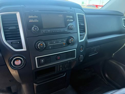 Certified 2017 Nissan Titan S image 19
