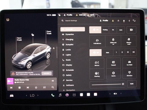 Used 2024 Tesla Model Y Long Range image 17