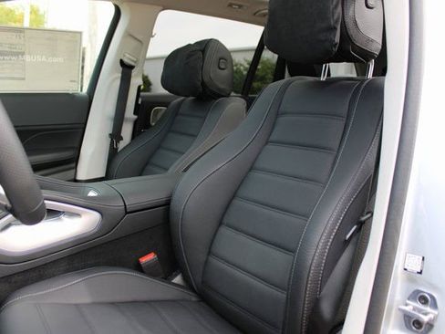 New 2026 Mercedes-Benz GLS 450 4MATIC image 31