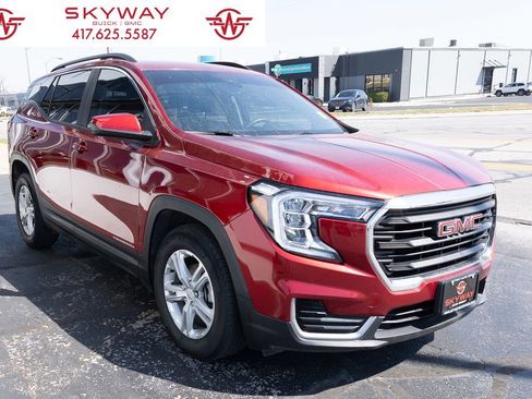 Used 2023 GMC Terrain SLE w/ Driver Convenience Package FWD image 7