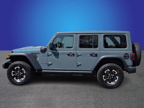 Used 2025 Jeep Wrangler Unlimited Rubicon 4xe w/ Convenience Group AWD/4WD image 7