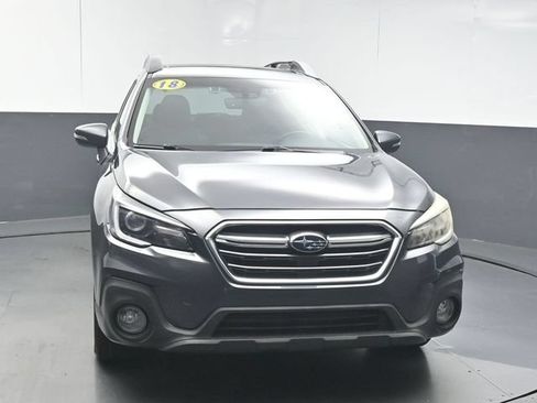 Used 2018 Subaru Outback 3.6R Limited AWD/4WD image 3