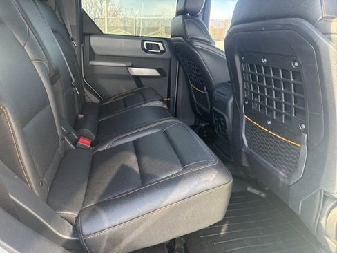 Used 2023 Ford Bronco Badlands image 14