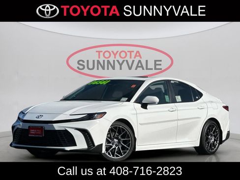 Used 2026 Toyota Camry SE w/ Convenience Package FWD image 1