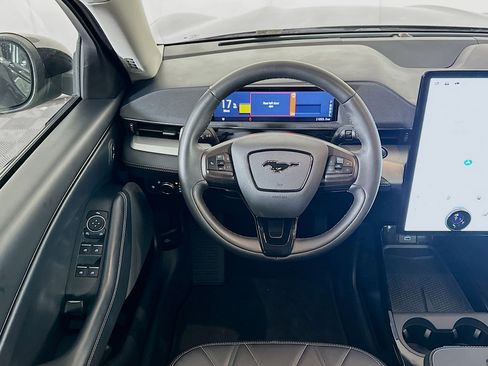 Used 2022 Ford Mustang Mach-E Select image 18