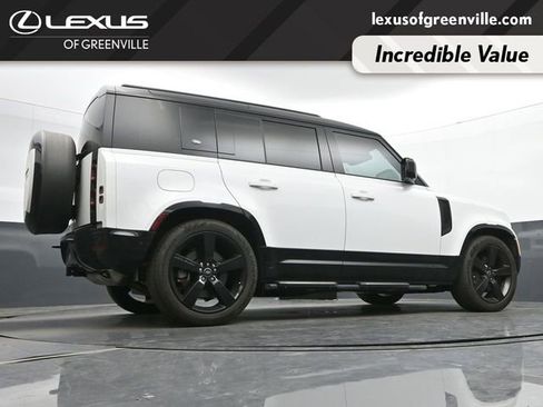 Used 2024 Land Rover Defender 110 X-Dynamic SE AWD/4WD image 17