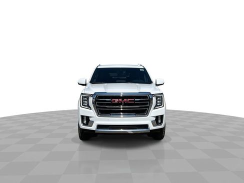 Used 2022 GMC Yukon XL SLT w/ SLT Luxury Package image 3