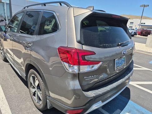 Used 2020 Subaru Forester Touring AWD/4WD image 3