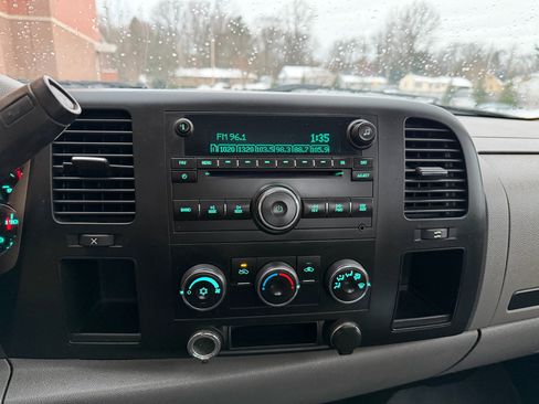 Used 2010 GMC Sierra 3500 W/T w/ Snow Plow Prep Package image 19