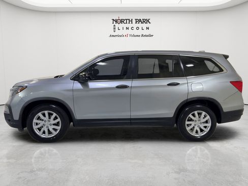 Used 2020 Honda Pilot LX image 2