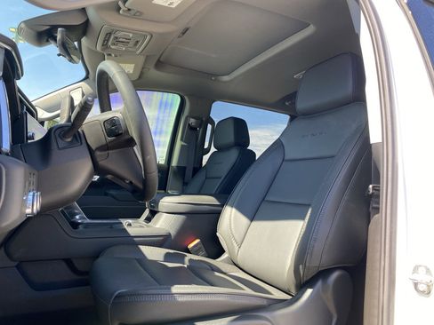 Used 2026 GMC Sierra 3500 Denali w/ Denali Reserve Package image 7