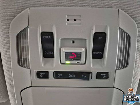 Certified 2021 Toyota Highlander XLE AWD/4WD image 24