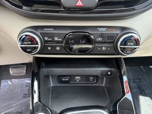 Certified 2025 Kia Soul EX FWD image 20