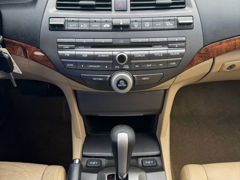 Used 2011 Honda Accord EX-L image 17