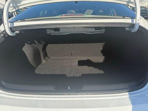 Used 2025 Hyundai Elantra SEL FWD image 25