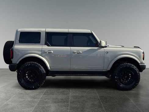 Used 2025 Ford Bronco Outer Banks AWD/4WD image 9