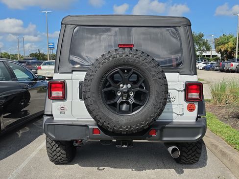 Used 2025 Jeep Wrangler Unlimited Sport AWD/4WD image 5
