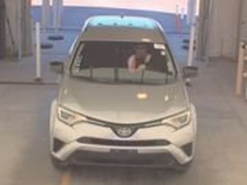 Certified 2018 Toyota RAV4 LE image 29