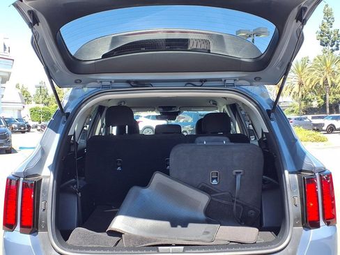 Used 2023 Kia Sorento LX image 24